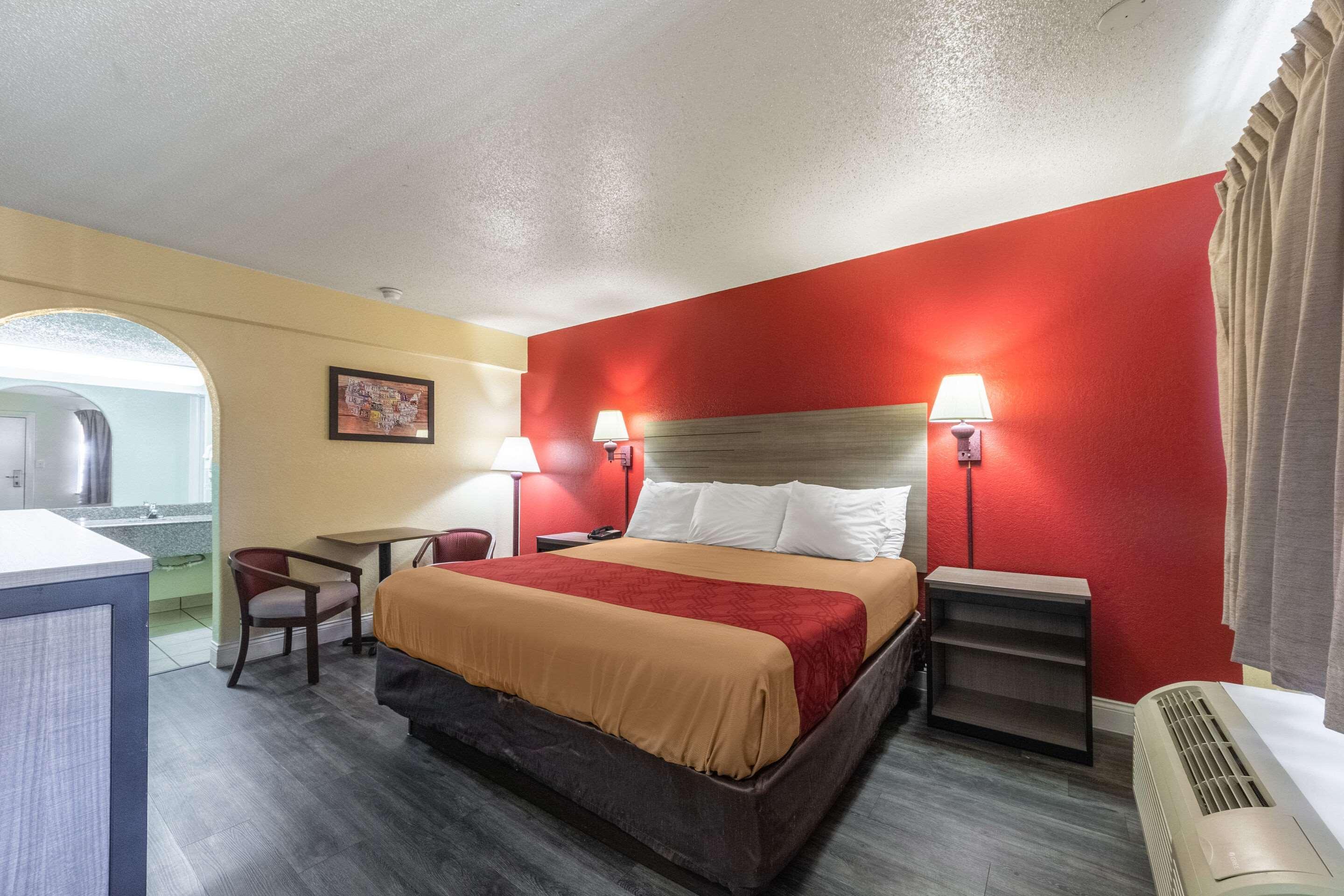 Econo Lodge San Marcos University Area Екстер'єр фото