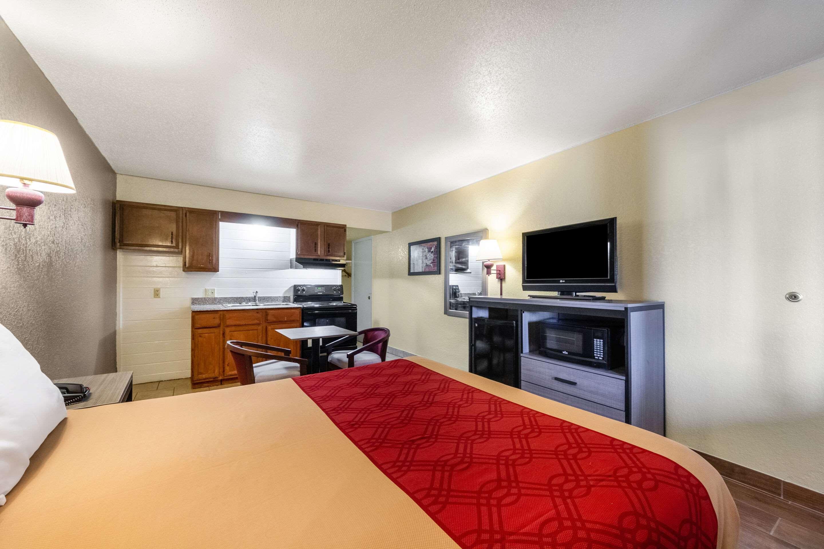 Econo Lodge San Marcos University Area Екстер'єр фото