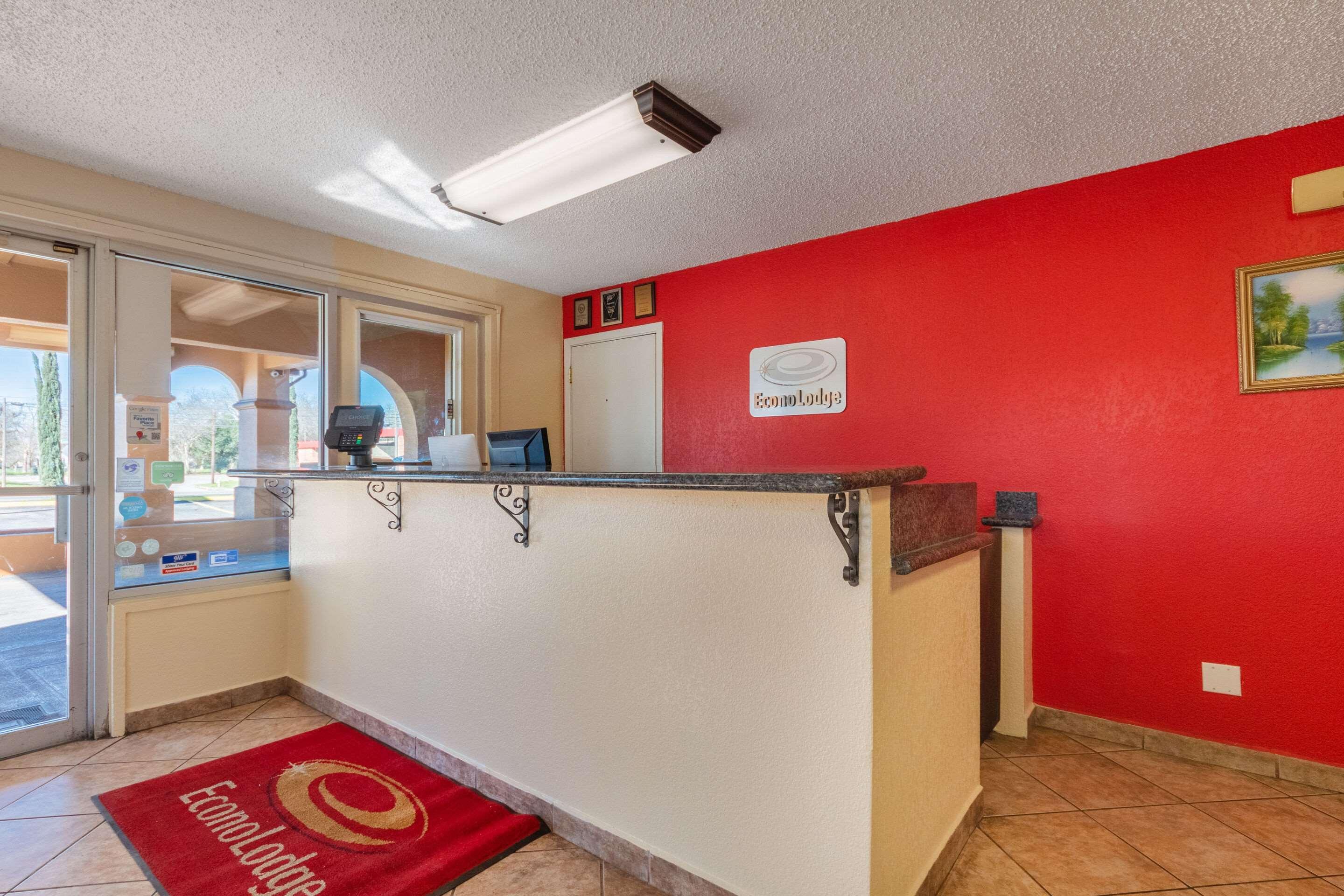 Econo Lodge San Marcos University Area Екстер'єр фото
