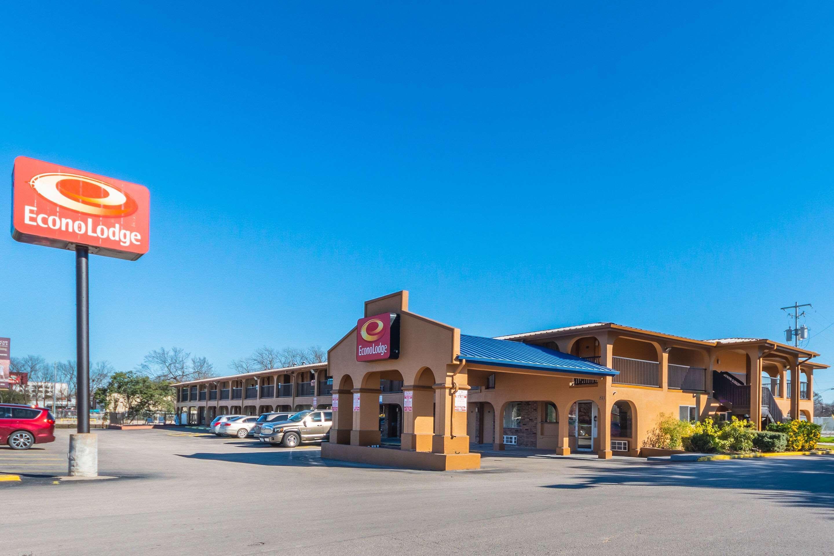 Econo Lodge San Marcos University Area Екстер'єр фото