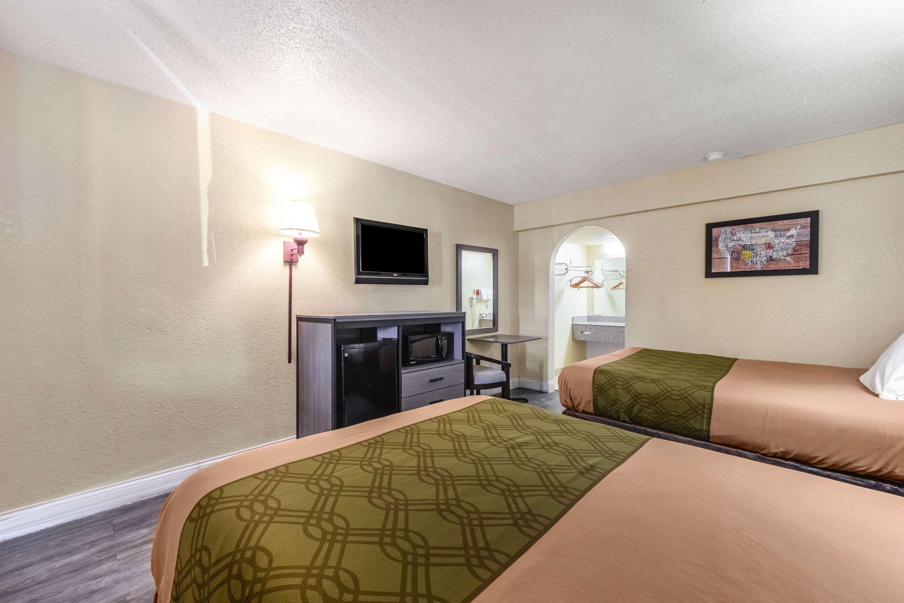 Econo Lodge San Marcos University Area Екстер'єр фото