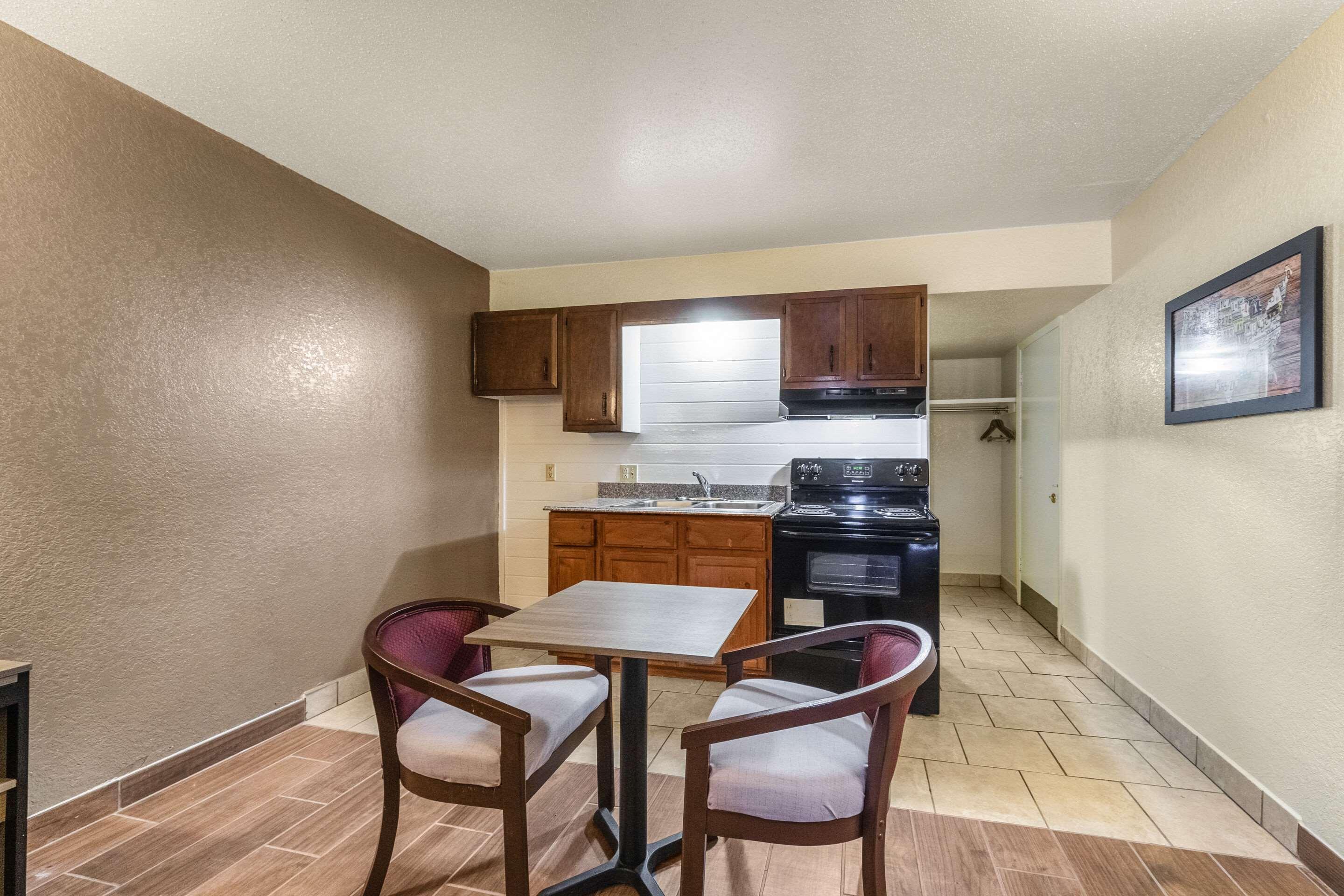 Econo Lodge San Marcos University Area Екстер'єр фото