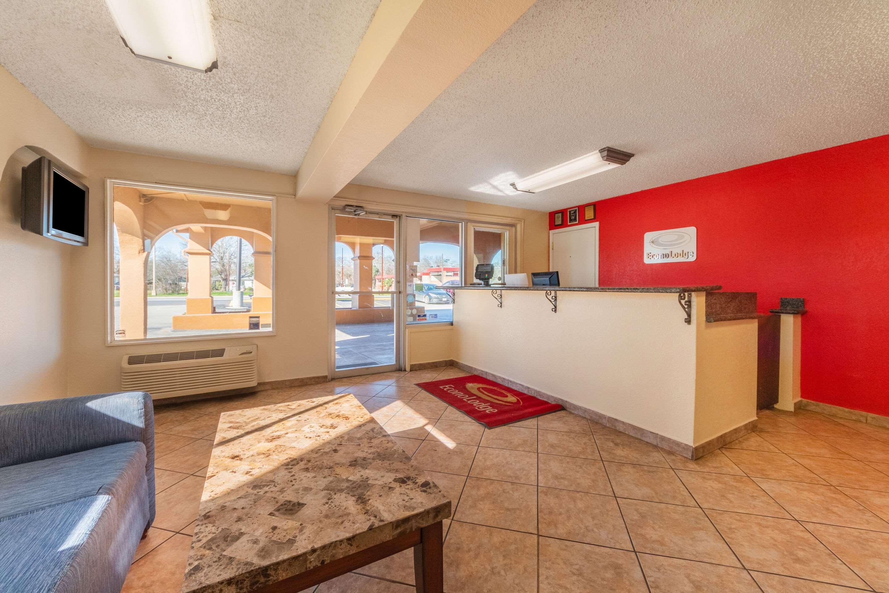 Econo Lodge San Marcos University Area Екстер'єр фото