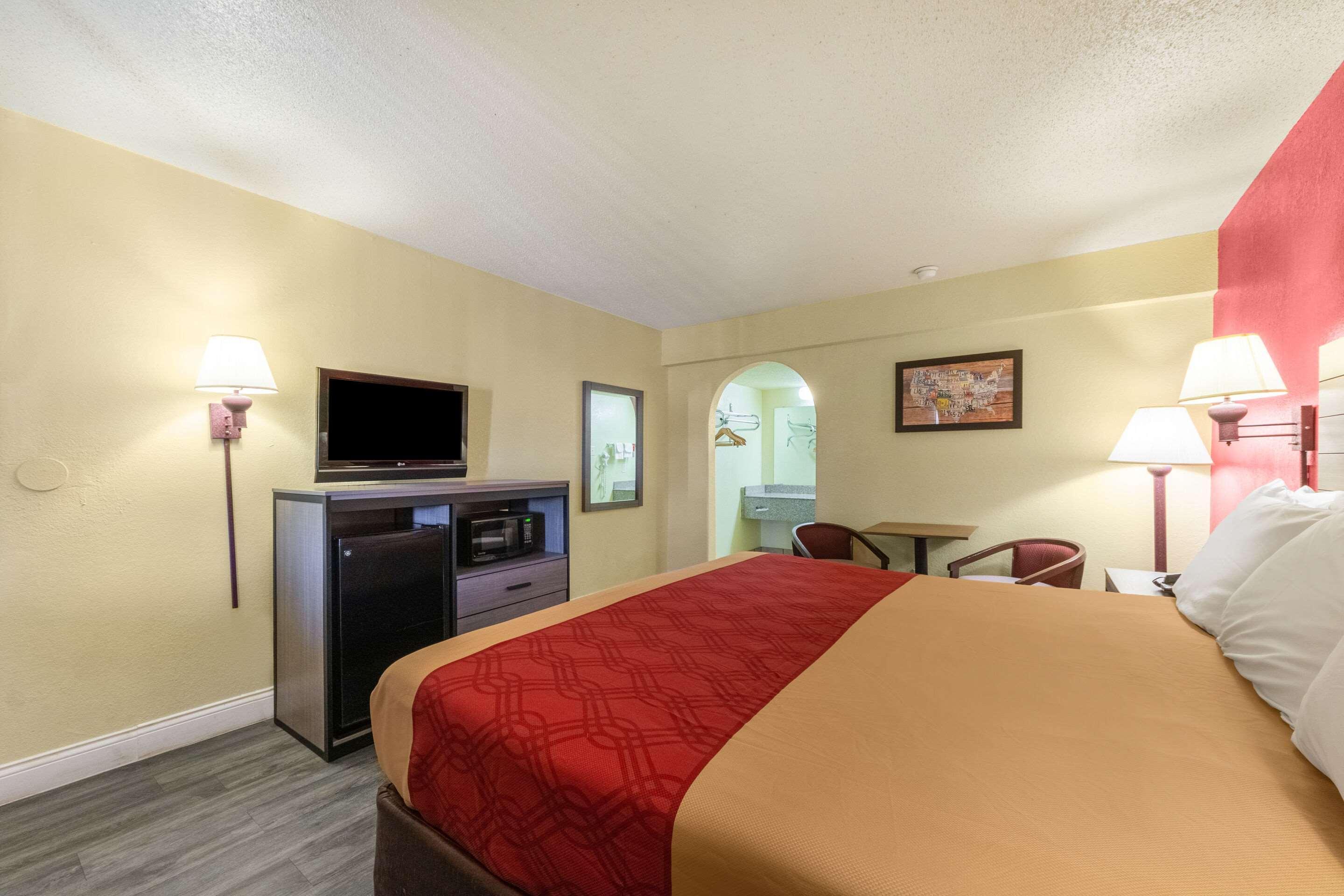 Econo Lodge San Marcos University Area Екстер'єр фото