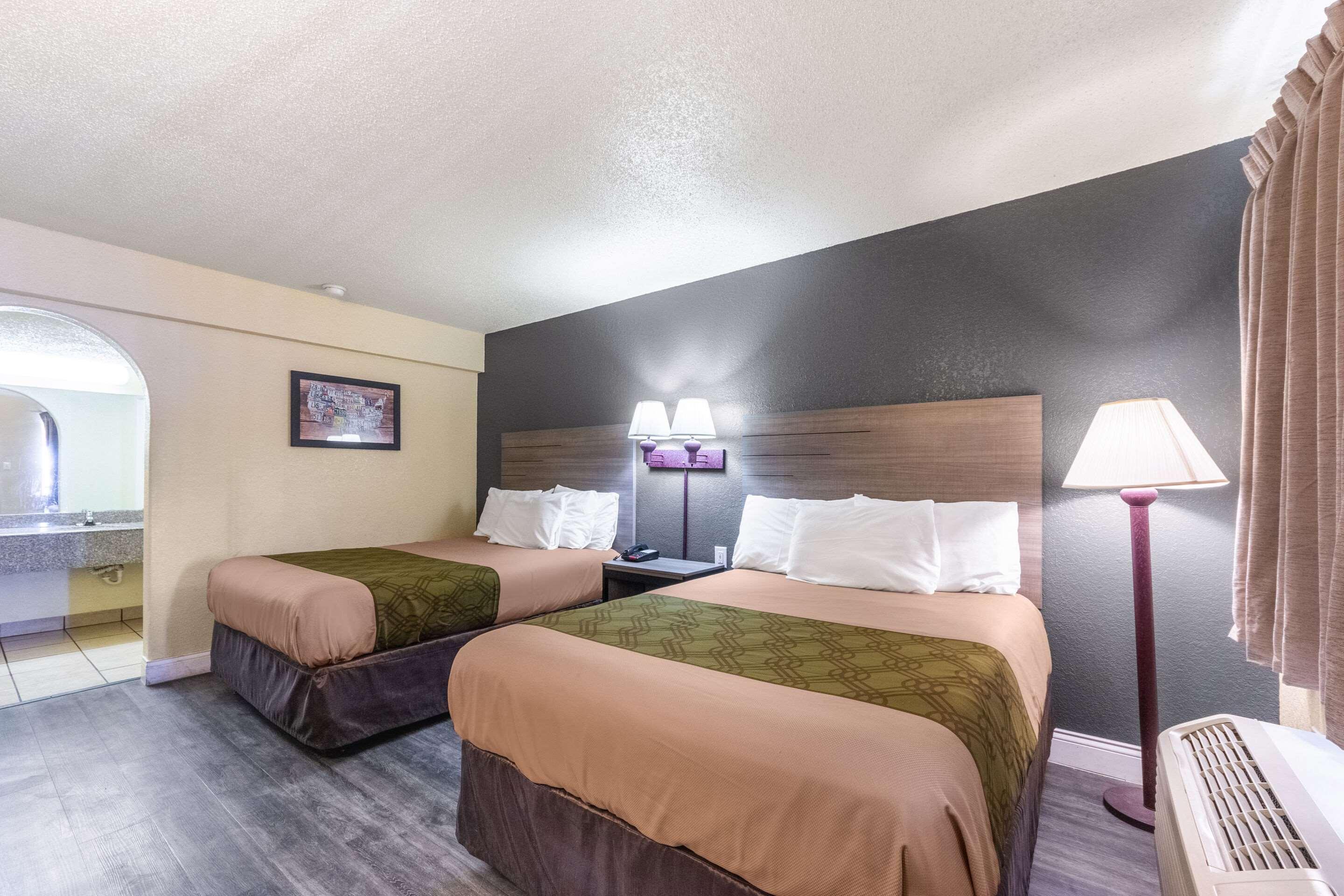 Econo Lodge San Marcos University Area Екстер'єр фото